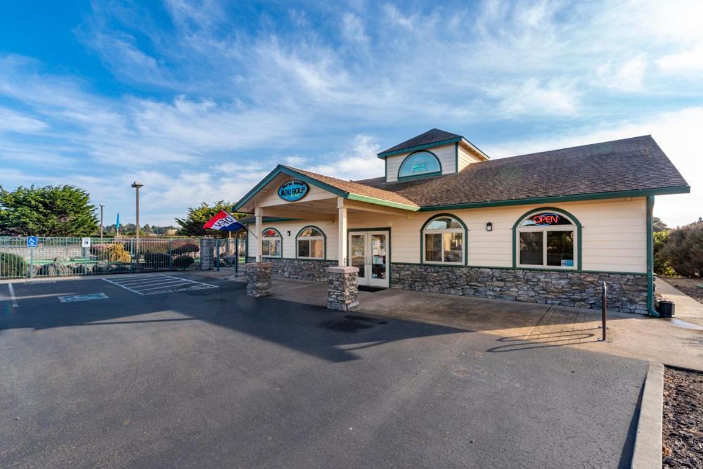 Emerald Dolphin Inn & Mini Golf Fort Bragg Exterior foto